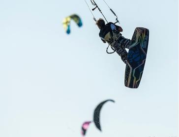 Πάρος: Στους κορυφαίους προορισμούς για kite surfing από την TUI Musement και το Euronews