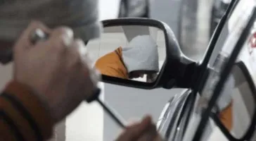 Πάρος: Δύο ανήλικοι αφαίρεσαν χρήματα από αυτοκίνητο