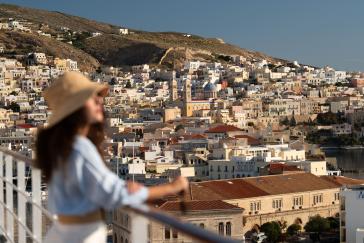 MSC Cruises: Αποτυπώνει τη μοναδικότητα της Σύρου, της Μυκόνου και της Σαντορίνης