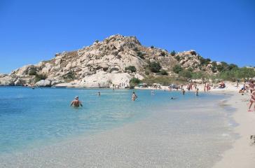 Τρεις ακόμη παραλίες της Νάξου διεκδικούν "Γαλάζια Σημαία"