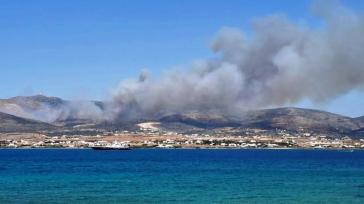 Εντολή για εκκένωση περιοχών από τη φωτιά στην Πάρο