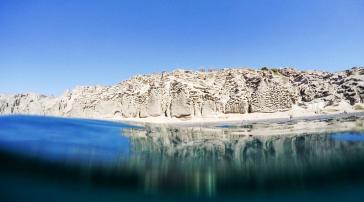 Τέσσερις ελληνικές παραλίες με μοναδική γεωλογία και χρώματα
