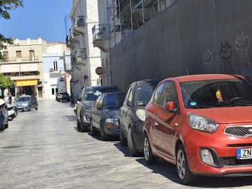 Παραβλέπουν την επικινδυνότητα και σταθμεύουν 