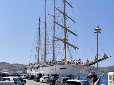 Εκτάκτως το Star Flyer στο λιμάνι της Ερμούπολης 