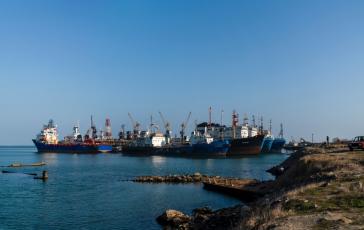Η περιορισμένη χωρητικότητα κρατά ψηλά τους ναύλους των containers