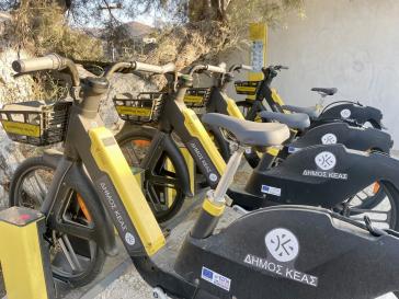 Θετικά μηνύματα από τη λειτουργία του συστήματος κοινόχρηστων ποδηλάτων στην Κέα