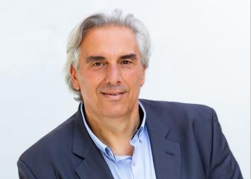 «Χιλιάδες άνθρωποι, αμέτρητες ελπίδες, ένας κοινός προορισμός: η Τήνος»
