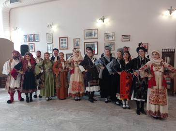 Λύκειο Ελληνίδων Σύρου: Προκήρυξη θέσεων χοροδιδασκάλων, καθηγητών και καθηγητριών Φυσικής Αγωγής 