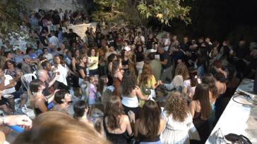 Κέφι, τσίπουρο και χορός στην 19η Τσιπουροβραδιά στην Πηγή του Αγίου Αθανασίου (ΦΩΤΟ + ΒΙΝΤΕΟ)