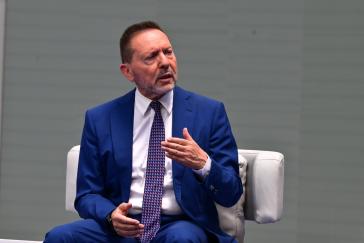 Στουρνάρας στη Handelsblatt: Ευπρόσδεκτες οι ξένες συμμετοχές στις ελληνικές τράπεζες