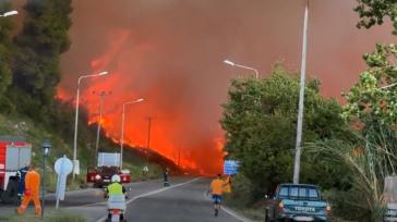 Μεγάλη φωτιά στη Σίβηρη Χαλκιδικής