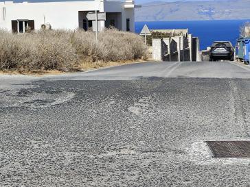 Παραμένει η κακή ποιότητα ασφαλτόστρωσης 