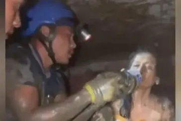 «Θαύμα» στις λάσπες του Νεπάλ: 64χρονη βρέθηκε ζωντανή 11 ημέρες μετά τη φονική κατολίσθηση
