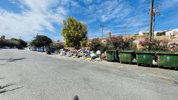 Πάρος: Καθαρές απαντήσεις για τα απορρίμματα ζητούν οι γονείς του νησιού