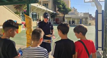 Ν. Αιγαίο: Ενημερωτικά φυλλάδια οδικής ασφάλειας στα σχολεία