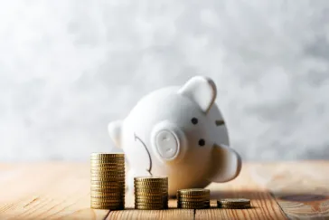 ΔΕΘ 2026: «Κουμπαράς» έως 60.000 ευρώ για κάθε παιδί – Το κράτος θα βάζει όσα και οι γονείς