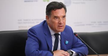 Ο υπουργός Υγείας παρουσιάζει το εργαλείο ελέγχου από τους πολίτες για τις άδειες των ιατρείων
