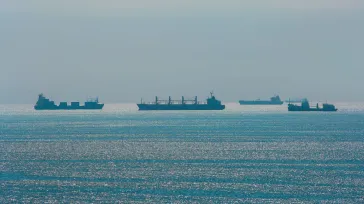 Νέα απειλή του Ιράν στα πλοία στο Στενό του Ορμούζ: «Συνέπειες για όσους παραβιάζουν τις διαδρομές»