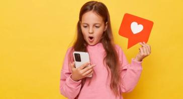 Τα social media απλώνουν τα δίχτυα τους στην πιο ευάλωτη ομάδα 