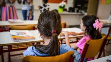 Επιστροφή στα σχολεία με αλλαγές: Λιγότερα παιδιά, νέα βιβλία, FinStart και ξένες γλώσσες