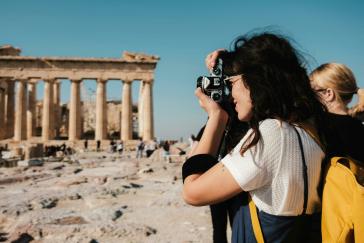 Υψηλές “πτήσεις” για τον ελληνικό τουρισμό στο 8μηνο
