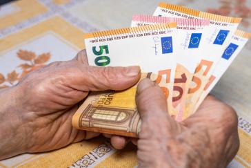 Ο νέος κατώτατος των 1.000 ευρώ και ο υπολογισμός του βάσει αλγόριθμου: Οι δύο νέοι δείκτες που διαμορφώνουν το ύψος του