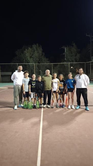 Με διακρίσεις και υποσχέσεις η νέα γενιά του Ομίλου Αντισφαίρισης Σύρου