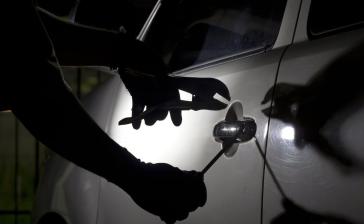 Σύρος: Σύλληψη 28χρονου για παραβίαση αυτοκινήτου και αφαίρεση αντικειμένων