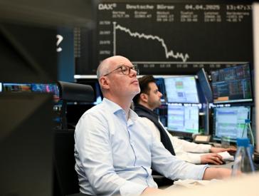 Ευρωπαϊκά χρηματιστήρια: Βουτιά στο Παρίσι μετά τις βίαιες ταραχές, στο κόκκινο οι δείκτες
