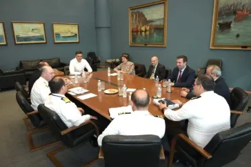 Άρχισε ο διάλογος για την αποσυμφόρηση του λιμανιού της Ραφήνας