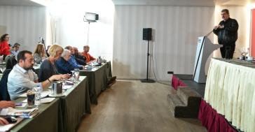 Ο ΣΥΡΙΖΑ συνεχίζει με συλλογική ηγεσία, η Κεντρική Επιτροπή απέρριψε την πρόταση Πολάκη για συνέδριο και εκλογή ενός αρχηγού