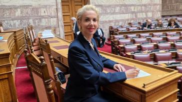 Κατερίνα Μονογυιού: Αναφορά για τη διασφάλιση των χειμερινών ακτοπλοϊκών δρομολογίων στις Κυκλάδες