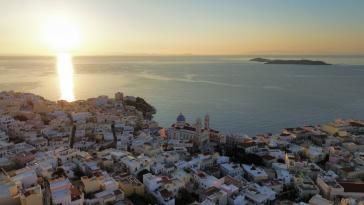 Σύρος: Στο νησί η Βρετανική “The Wedding Travel Company”