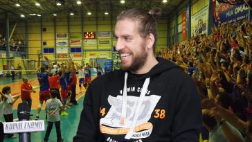 "Θέλω να μείνω στον Φοίνικα"