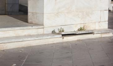 Σηκώθηκαν... οι πλάκες