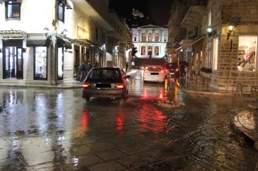 Πλημμύρισε με βοθρολύματα η Ερμούπολη 