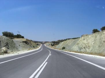 Έργα σήμανσης και ασφάλειας οδικού δικτύου σε Κυκλαδονήσια 