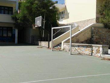 Έναρξη σχολικής χρονιάς με εκκρεμότητες 