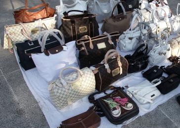 Νέες συλλήψεις για παρεμπόριο