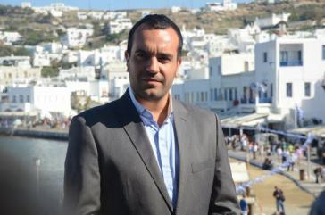 “Αποκαθιστούμε τη νομιμότητα”