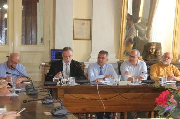  Ομοψυχία φορέων Σύρου για τη στήριξη του Πανεπιστημίου παρουσία του Πρύτανη 