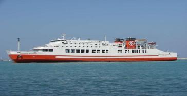 Βλάβη στο ”Διονύσιος Σολωμός” στο λιμάνι της Θήρας