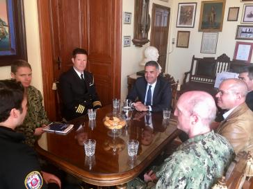 Συνάντηση Γ. Μαραγκού με μέλη του πληρώματος "Carson City"