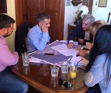 Κλιμάκιο του ΥΠΟΜΕΔΙ στη Σύρο για την ταπείνωση του λόφου Νεράιδα 