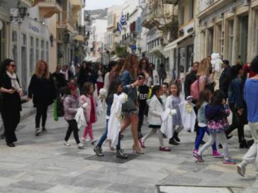  Τα “Λαζαράκια” ομόρφυναν την Ερμούπολη 