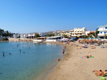 Λιγότερες οι “πολυσύχναστες” παραλίες στη Σύρο