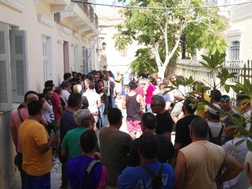 Αγανάκτηση εξαιτίας της "προκλητικότητας"