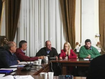 Κριτική, αντιπαράθεση και στο βάθος... εκλογές 