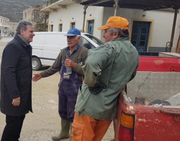 Ο Μανώλης Γλυνός στην Κάρπαθο