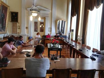 “Τρέχει” η προβολή για τη Σύρο 